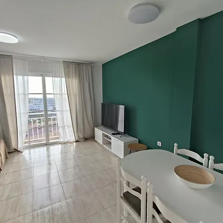 Arcoiris Residencial * Callao Salvaje